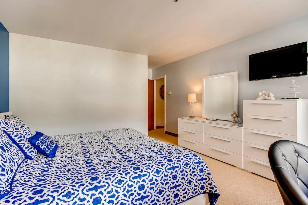 Centennial 2 Bedroom Condo Unit 11
