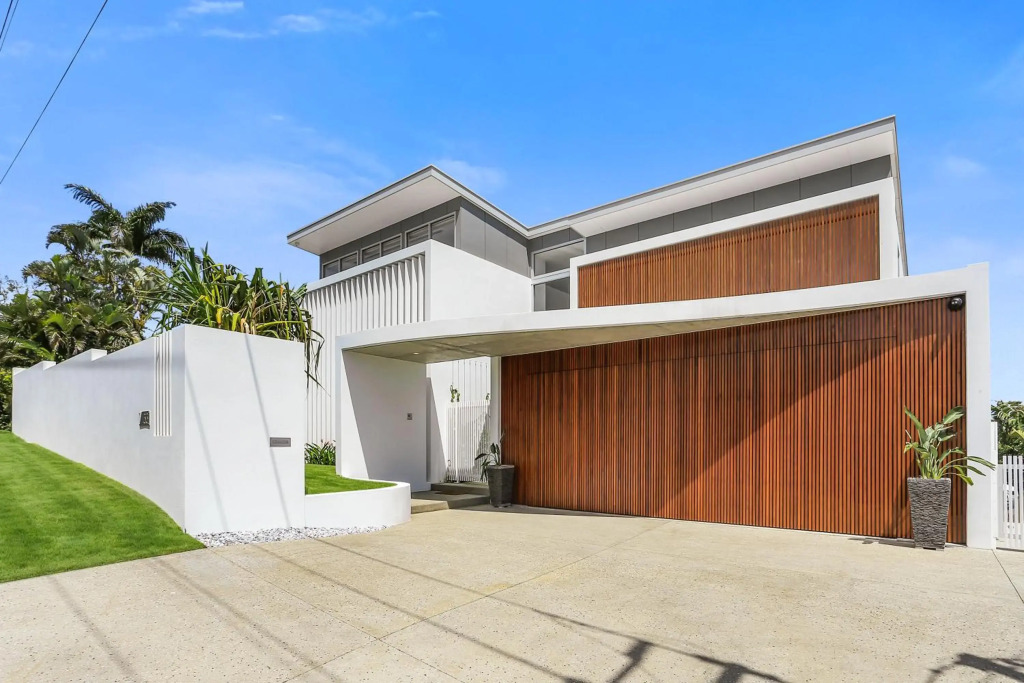 Magnificent views on Arkana, Noosa Heads