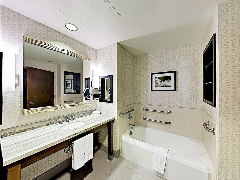 Riverfront Studio W/ Pool Studio Bedroom Hotel Room