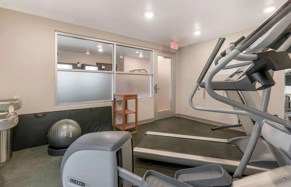 Extended Stay America Select Suites - Louisville - Airport