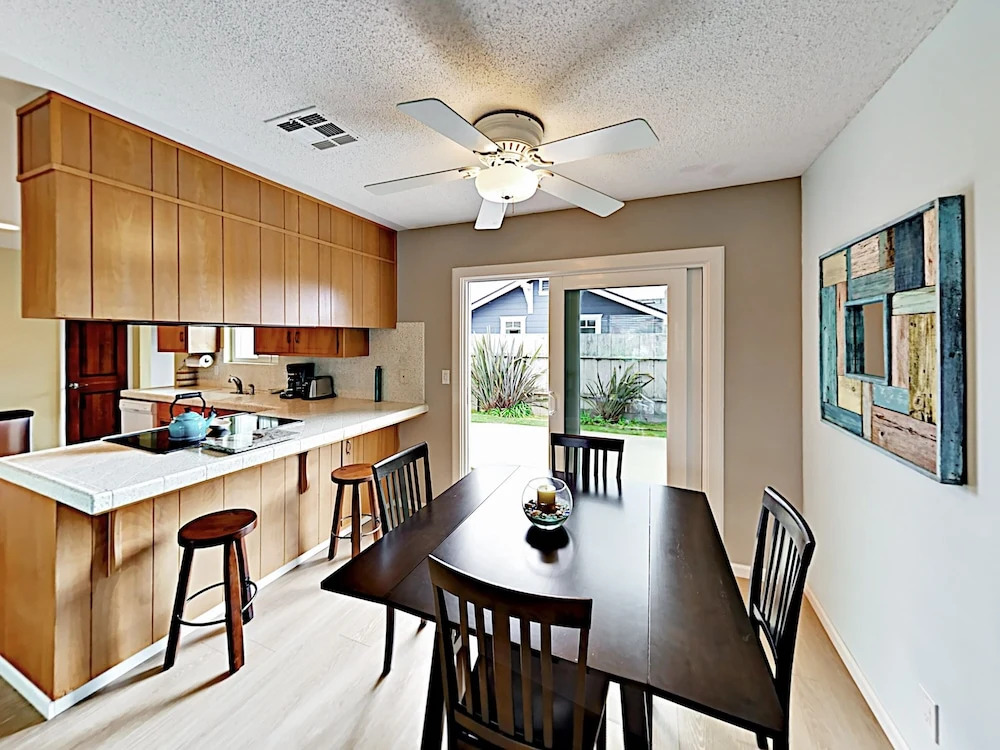 Charming Morro Bay Bungalow - 2 Br Home