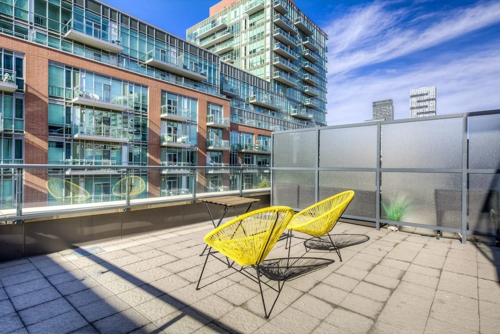 Stylish New 2BR Luxury Condo w Parking