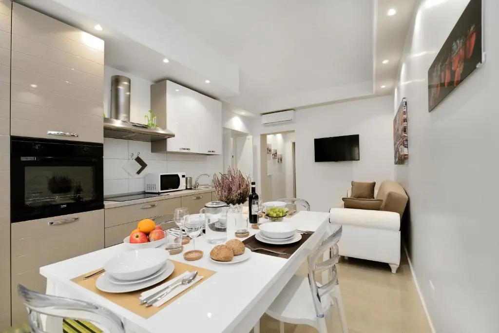 Ludovisi Barberini Apartment for Short Rental