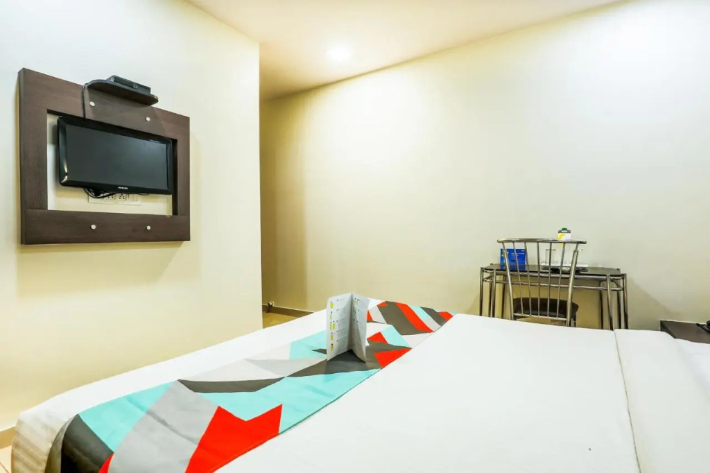 FabHotel Adore Inn