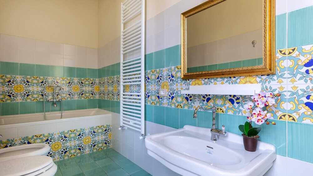 VILLA TREGGIAIA 12&2, Emma Villas
