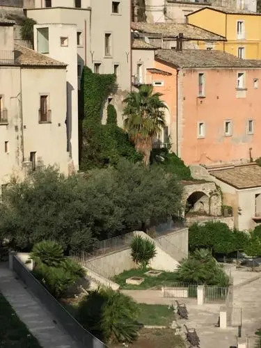 Ibla Rosso Lacca