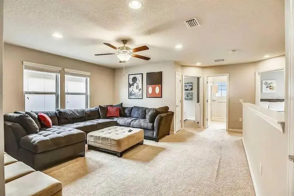 Gorgeous 5Bd w Private Pool Windsor Westside 8893