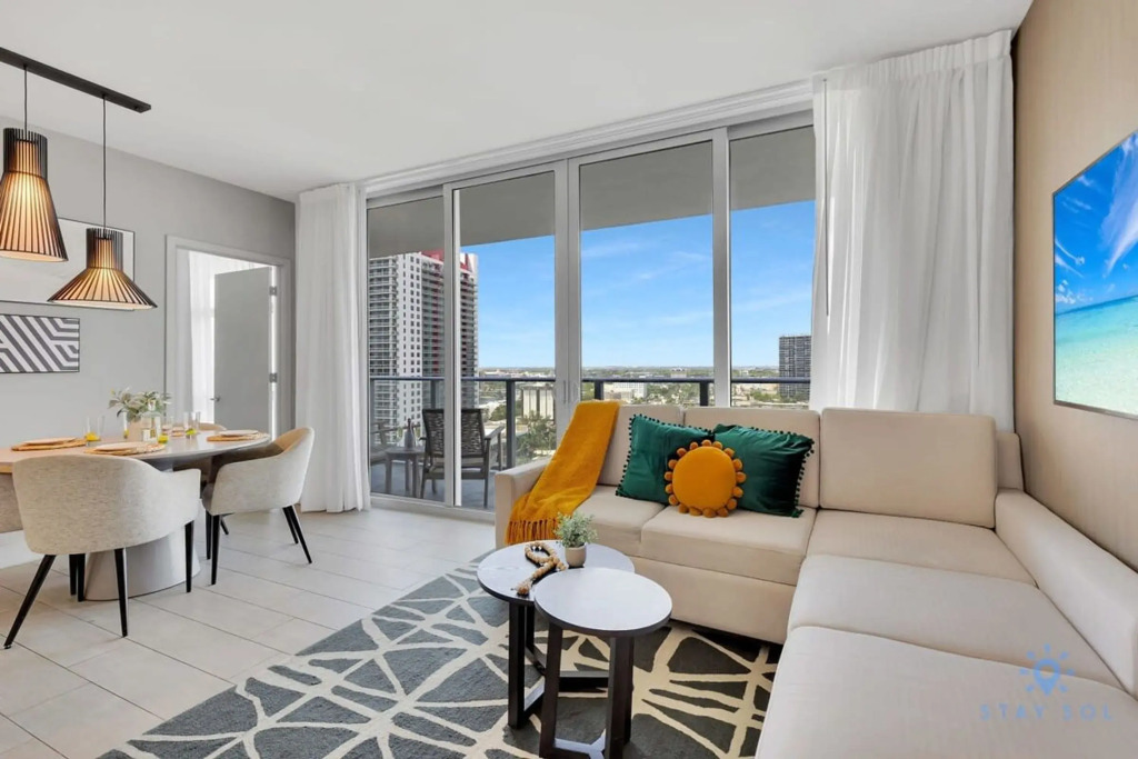 Bayview Luxury 3BR Condo Stunning Amenities