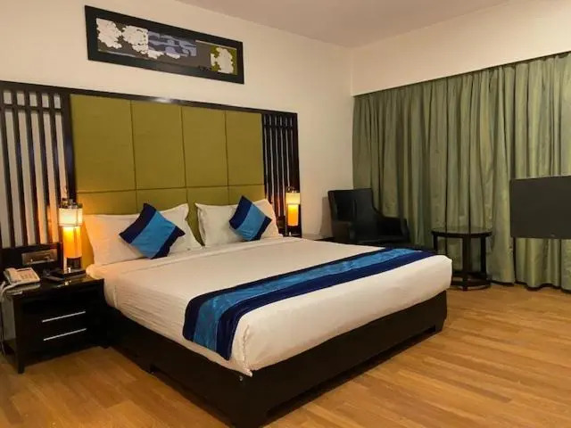 Ebony Boutique Hotel