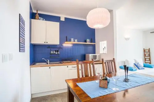 Zlatni Bol Apartments