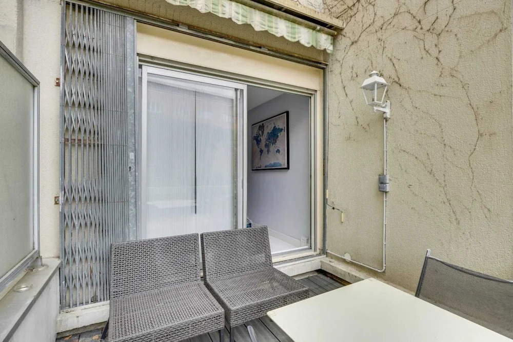 Modern 1bedroom Flat With Terrace in Trendy Paris XI