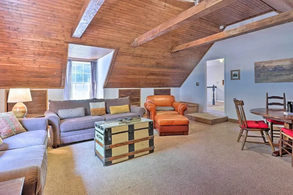 Creekside Brevard Home < 1 Mi to Downtown!