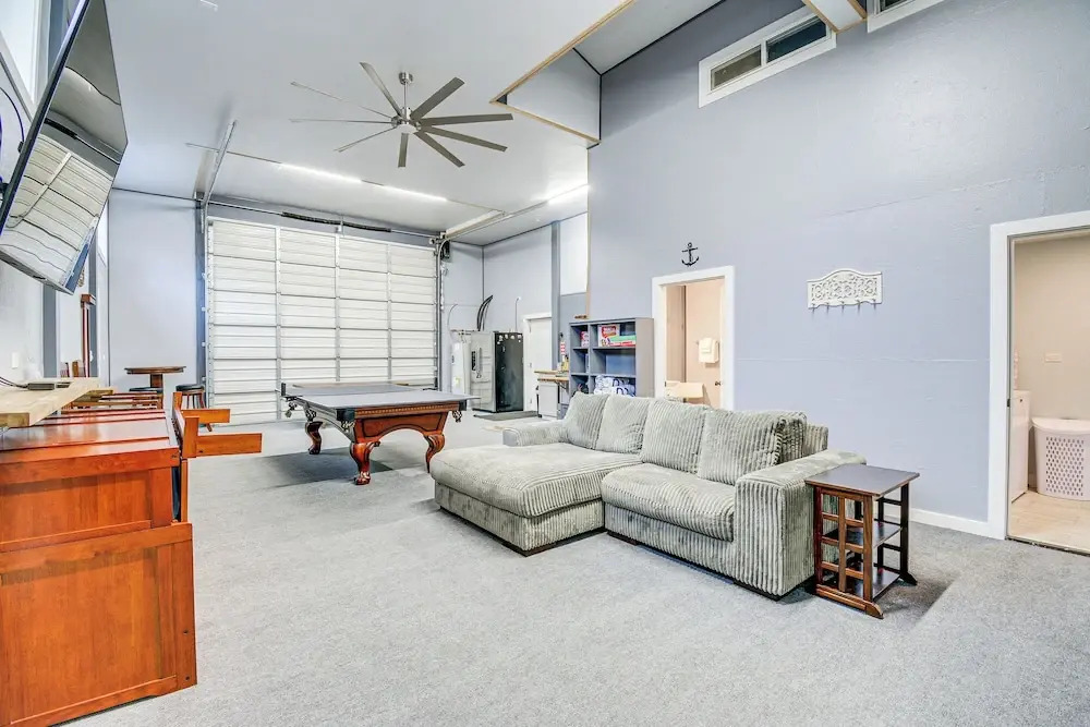 Westport Home w/ Hot Tub: 2 Blocks to Beach!