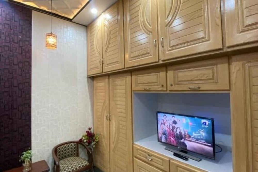 Gulistan Inn