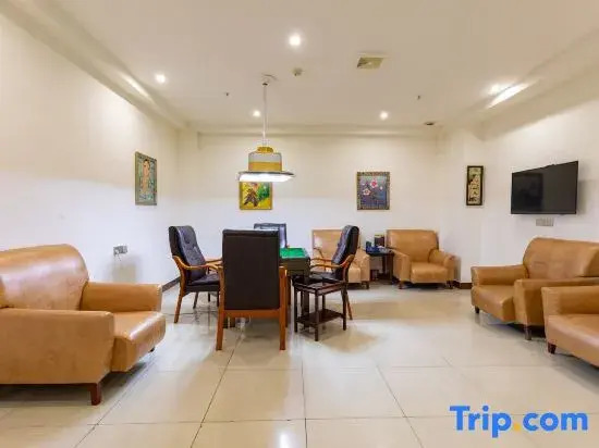 Zhongshan Baoyue Boutique Hotel (Xiaolan Town Baofeng Shopping Center)