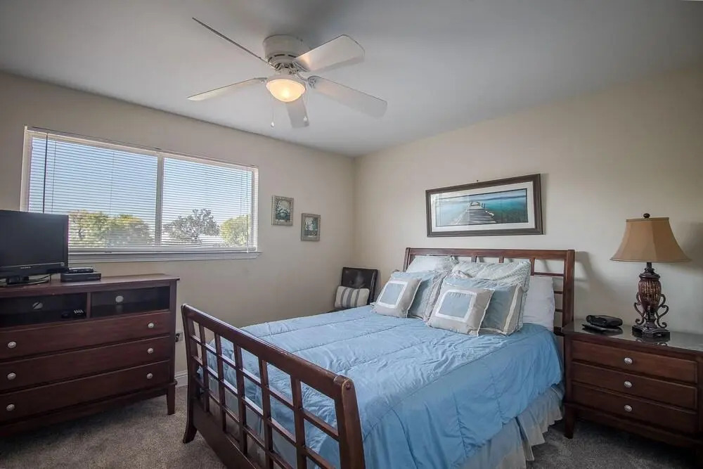 Oak Shores 66