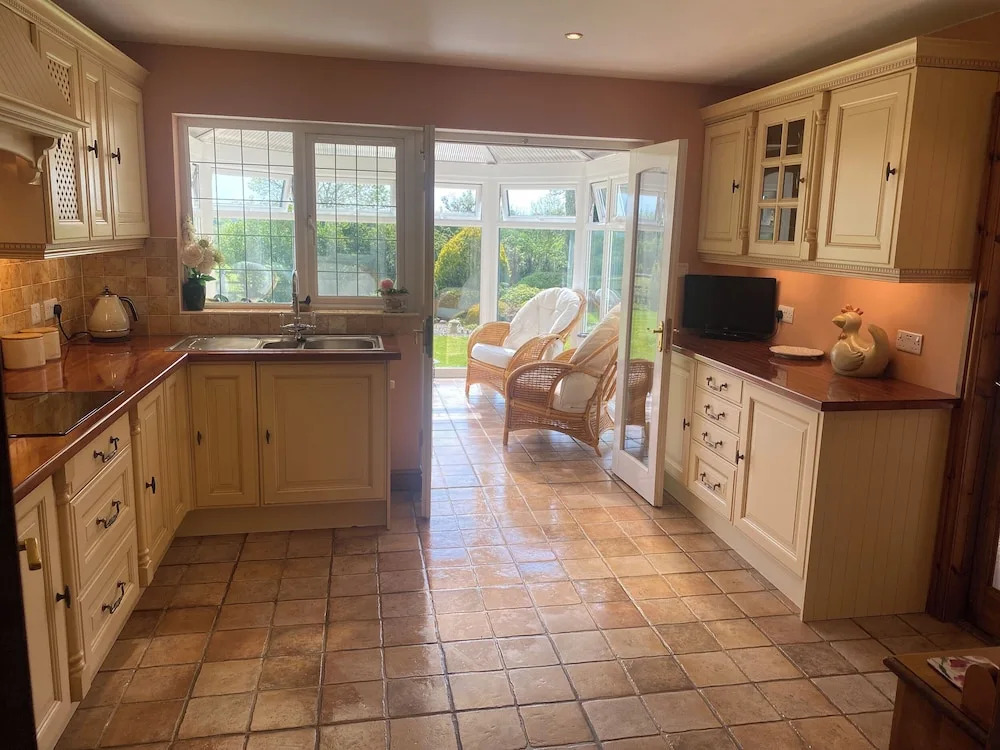 Bedw Arian Cottage