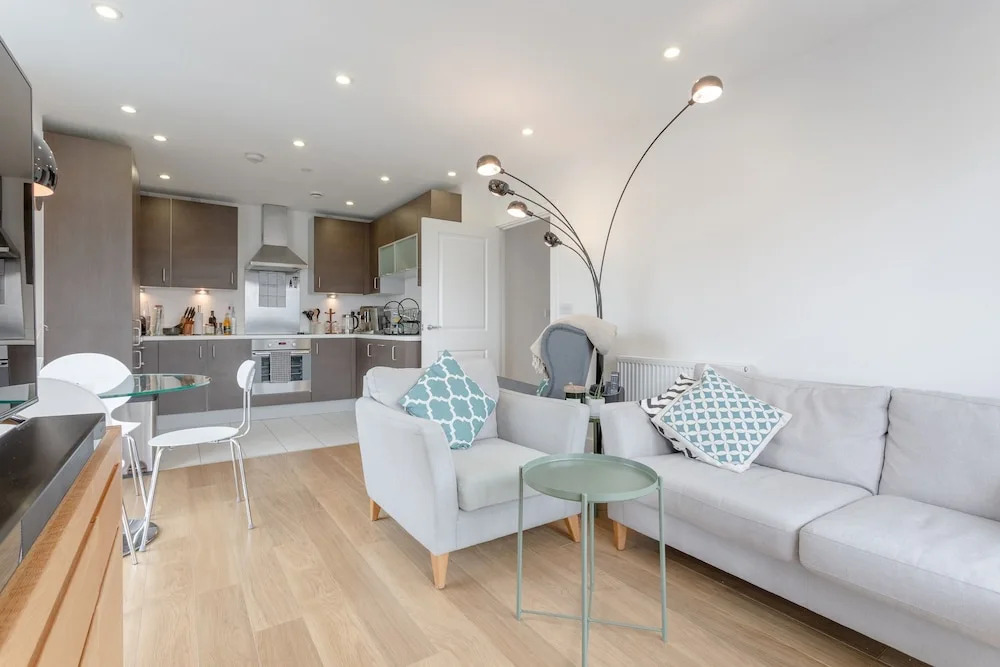 Modern 1 Bedroom Apartment With Stunning London Views