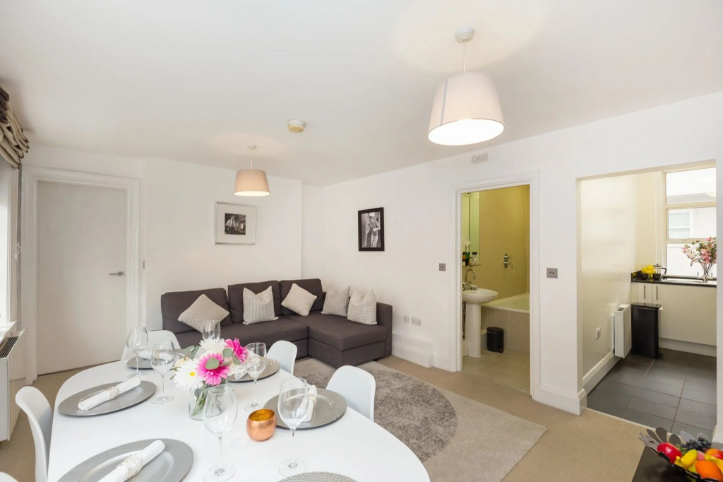 Chiltern And Baker Luxury Suites