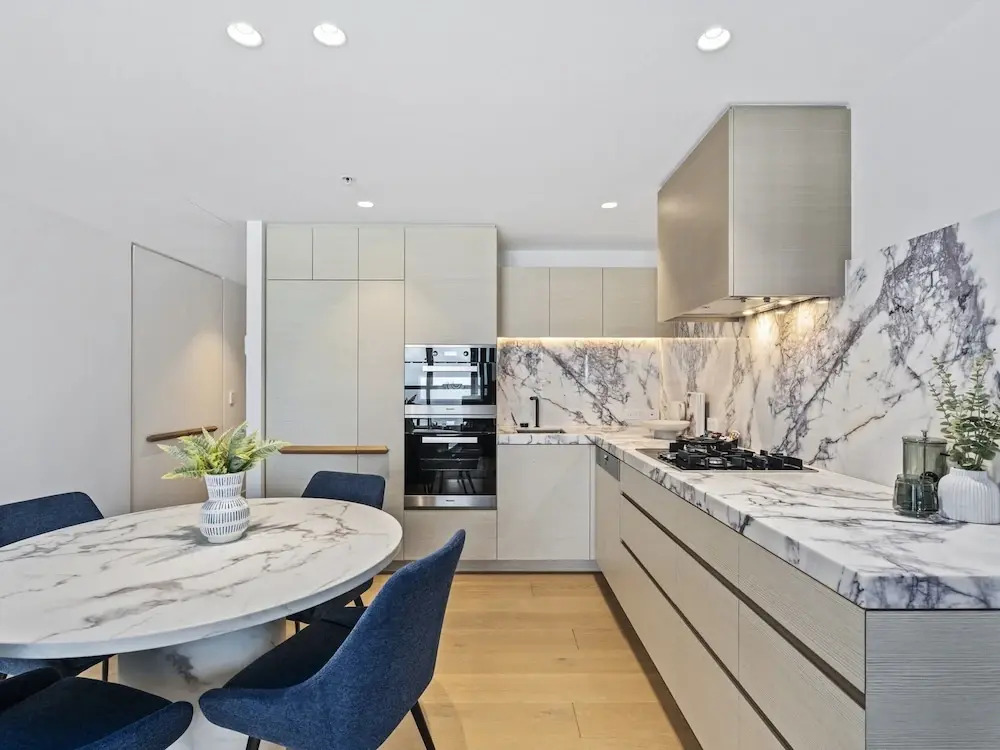 Luxury Beachfront 1-bed Apartment With Pool & Gym