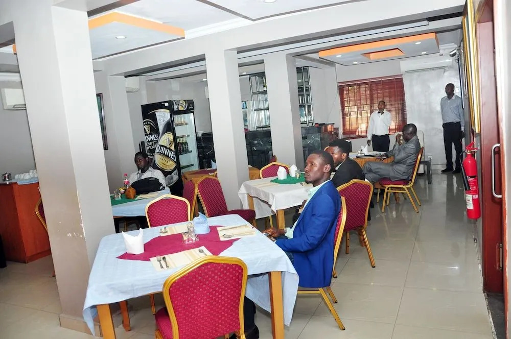 Alluring View Hotel - Toyin Sreet