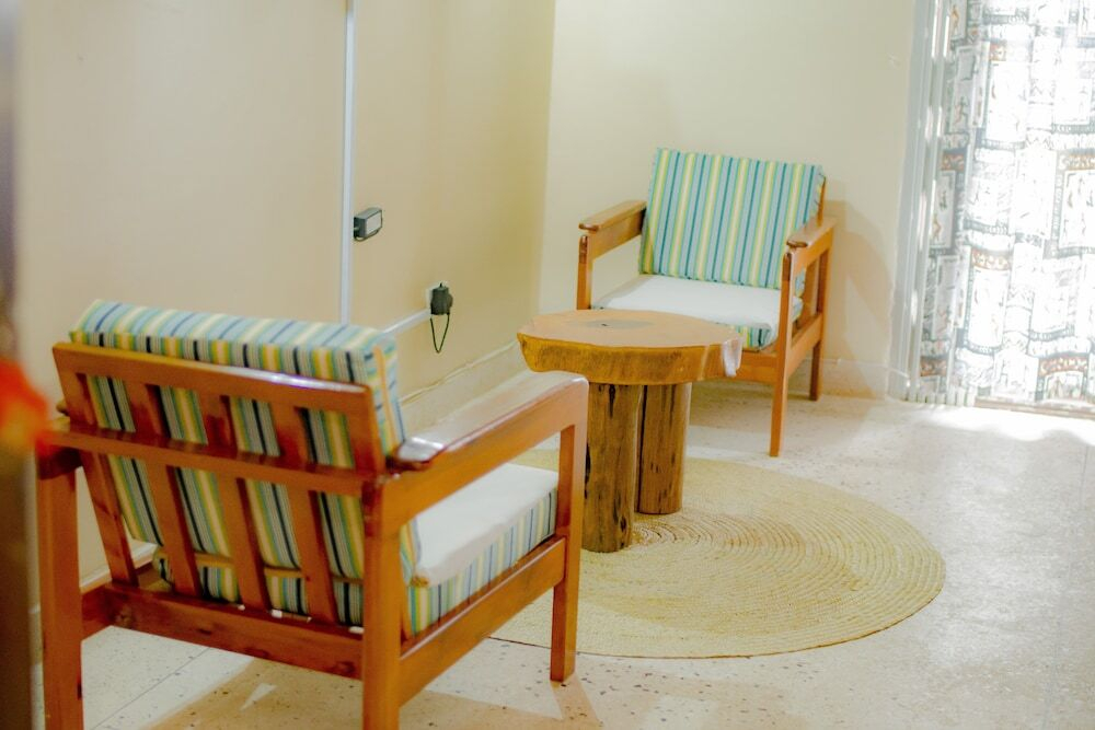 Bahari Beach Hostel