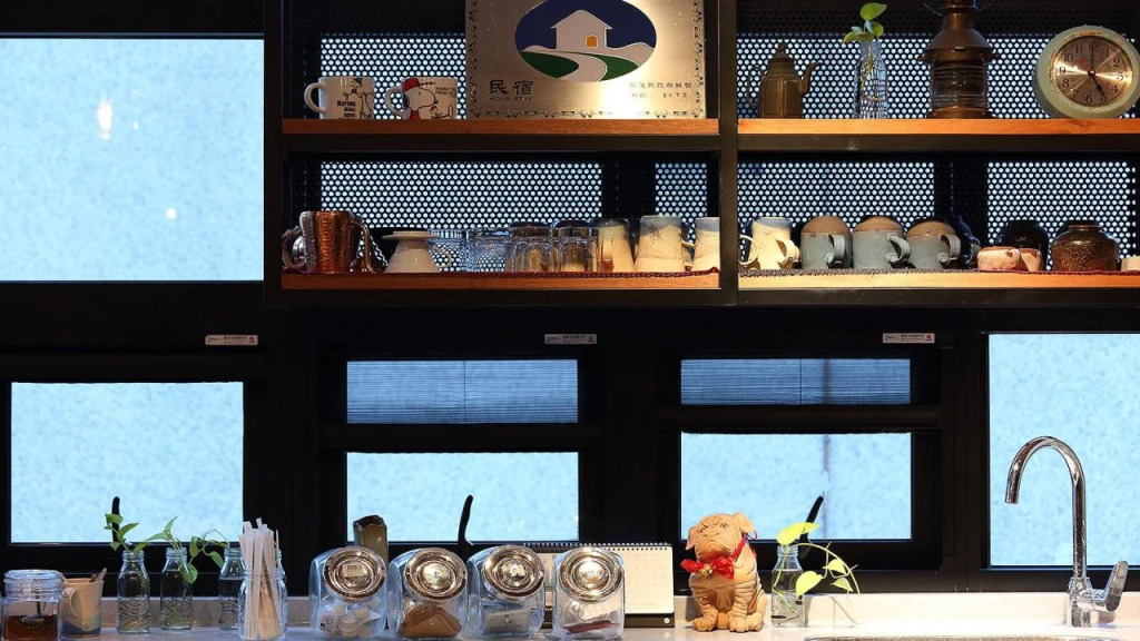 MIDORI Hostel