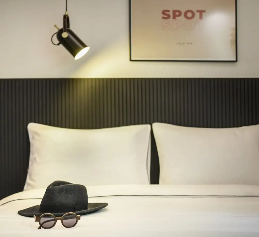 Pixel - by Loginn Tel-Avivian hotels