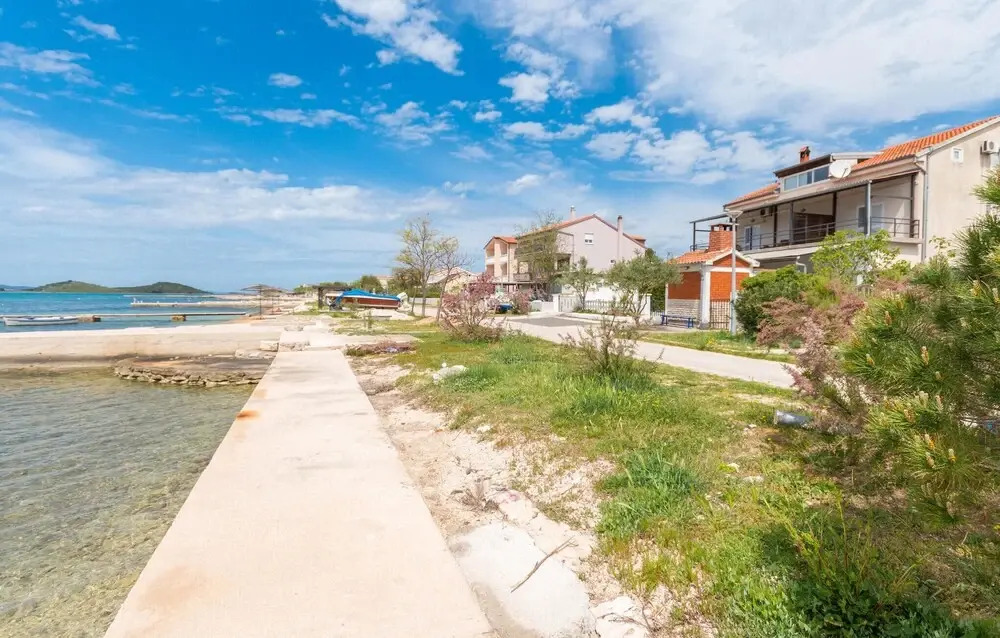 Stunning Apartment in Turanj With 1 Bedrooms and Wifi