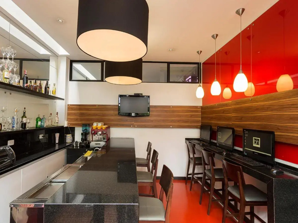 Hotel bh Parque 93