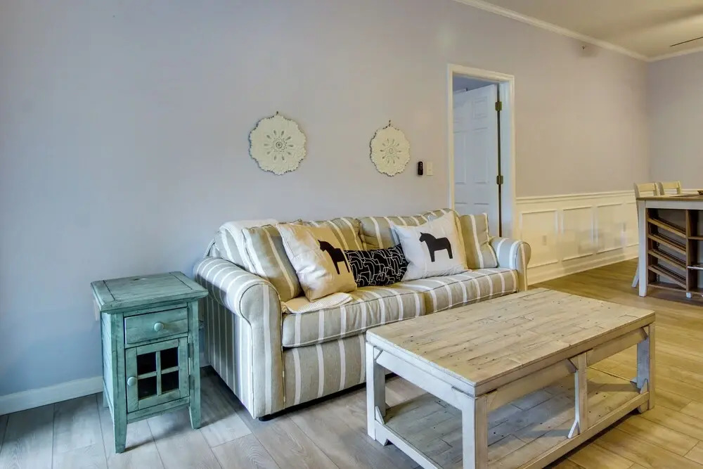 Condo w/ Pool Access ~ 2 Mi to Rehoboth Beach!