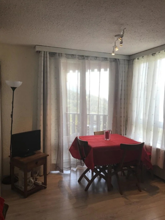 Studio in Praloup, With Wonderful Mountain View and Furnished Terrace