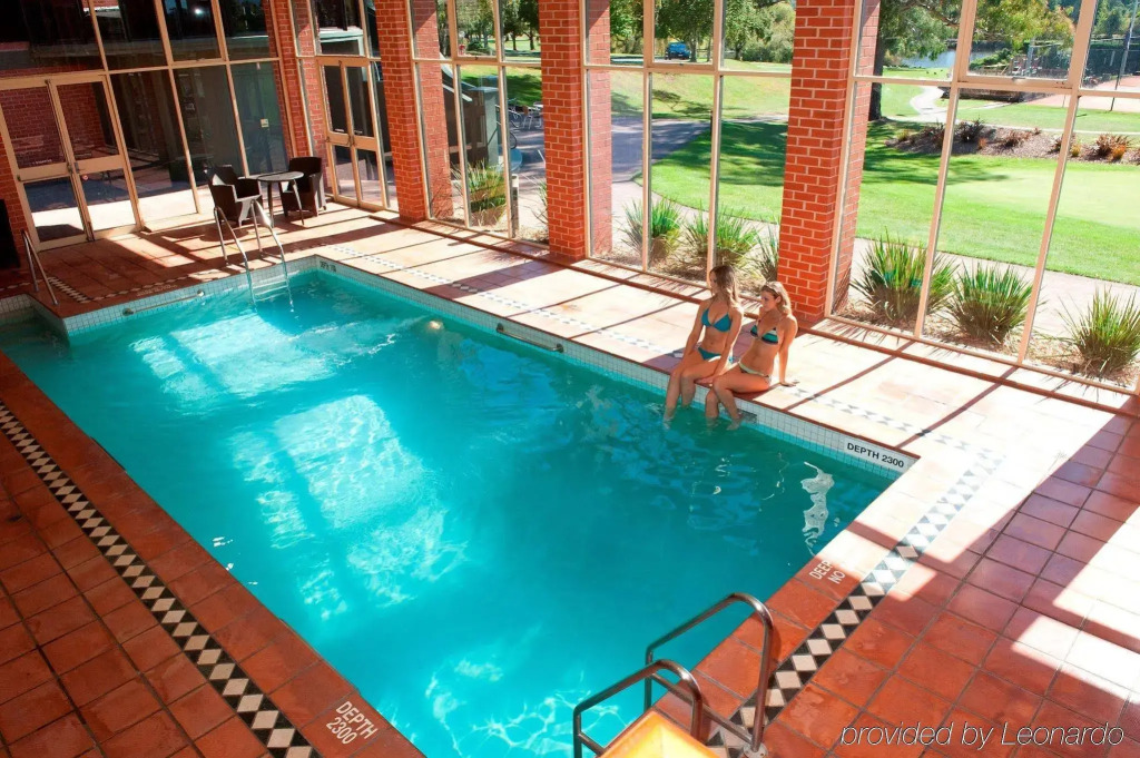 Country Club Villas
