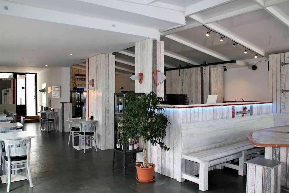 Saladar Suites Boutique