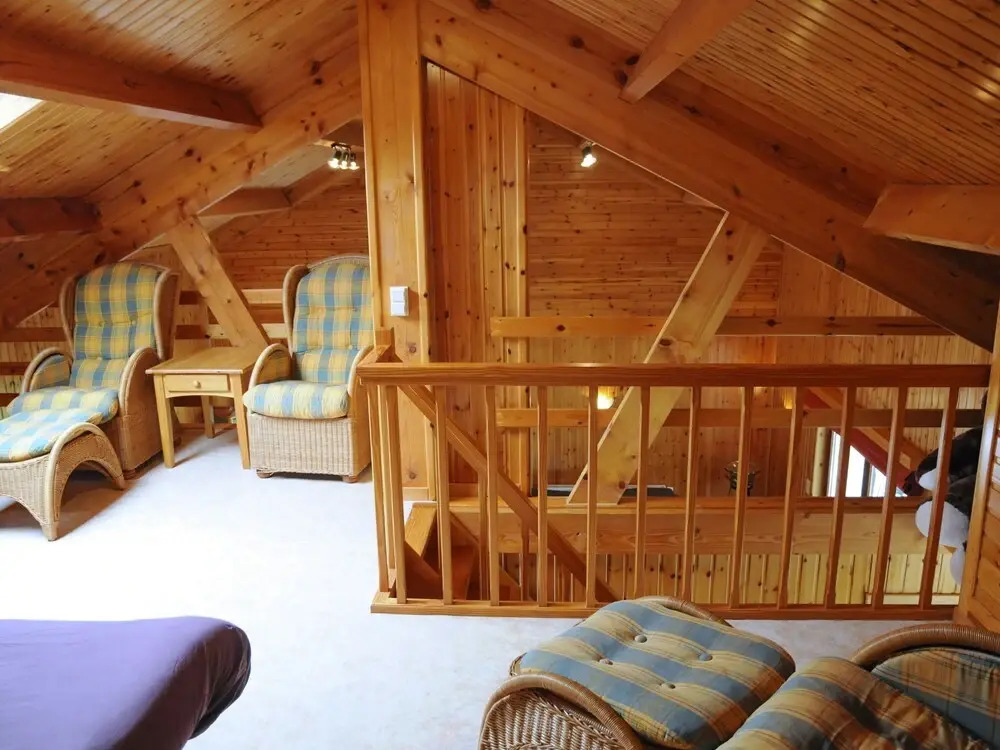 Attractive Holiday Home with Hot Tub in Septon