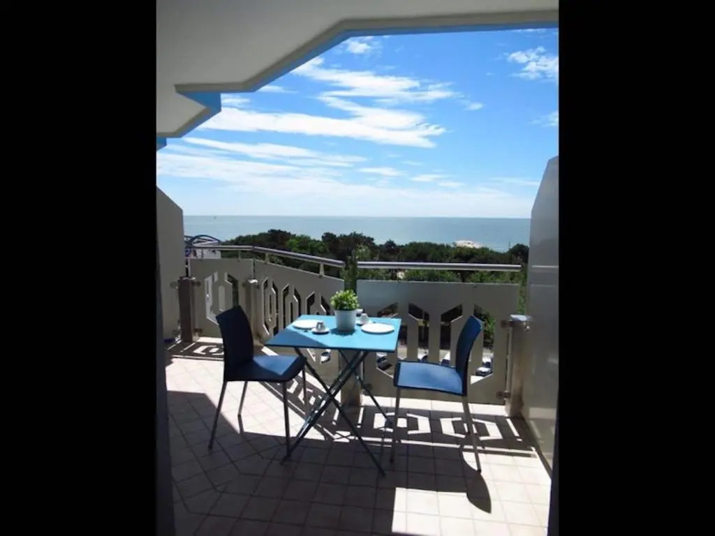 Beachfront Flat With sea View