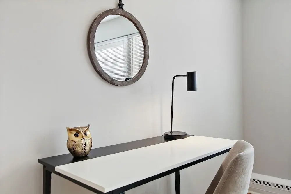 1BR Roomy Apartment in Bowmanville