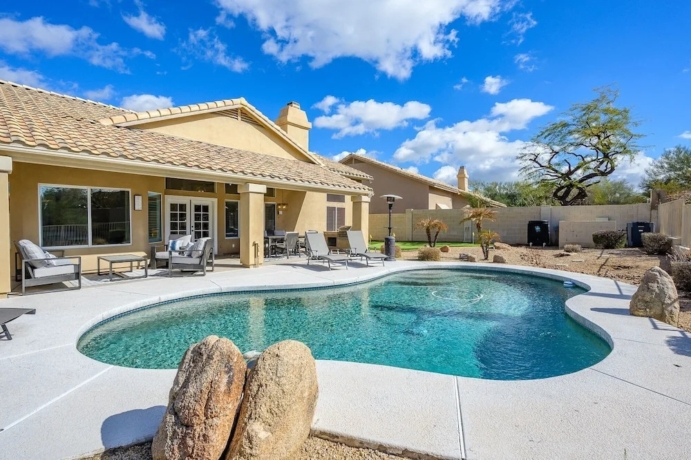 Casa Pinnacle 3 Bedroom Home by RedAwning