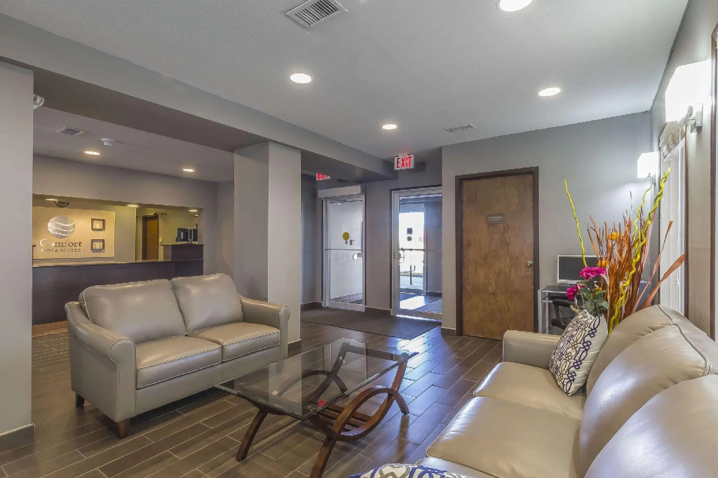 Comfort Inn & Suites