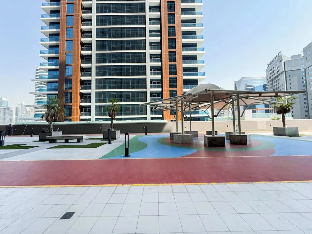 Business Bay Chic Studio for 3 in a Great Location