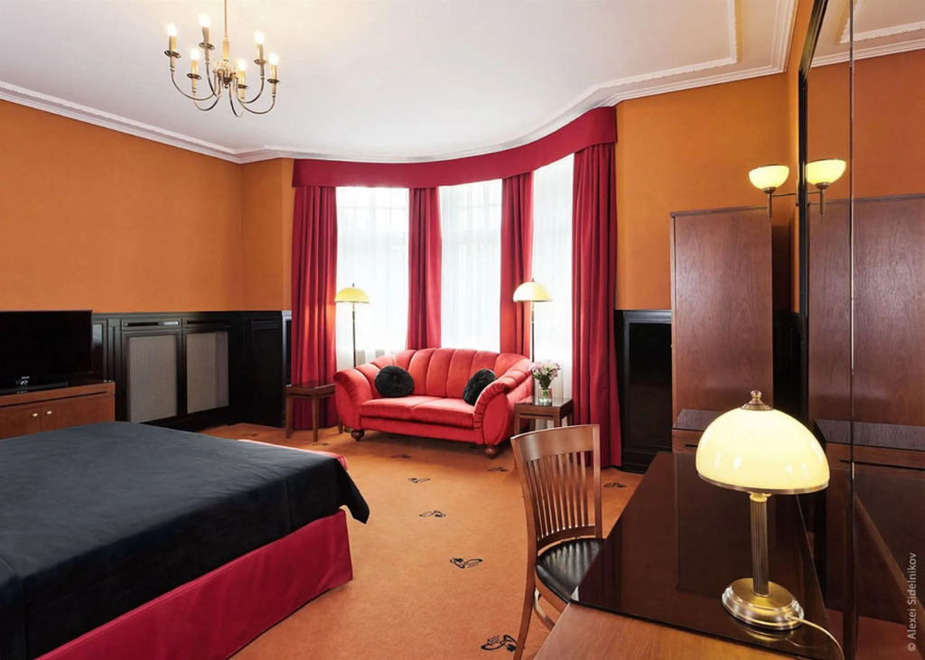 Grape Hotel