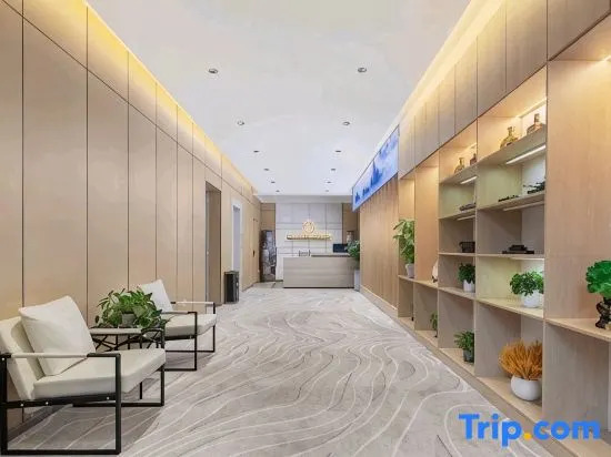 Qiyuan Hotel (Liupanshui High-Speed Railway Station People's Square)