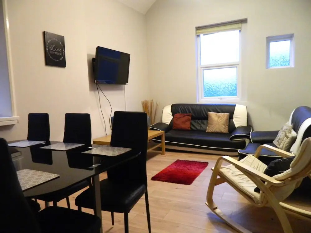 5 Bedroom Upper Maisonette
