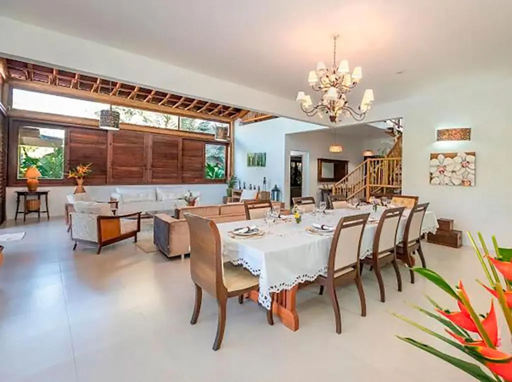 Casa de alto padrao com lazer completo em Trancoso