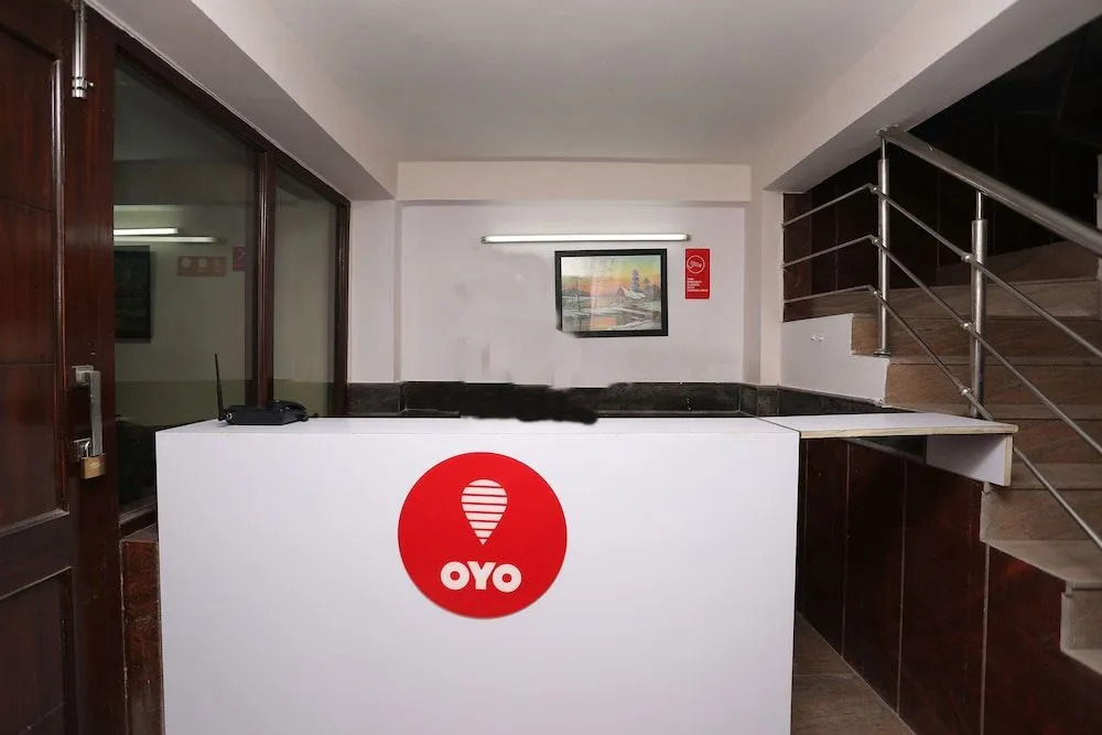 OYO 10008 Hotel Golden Tree