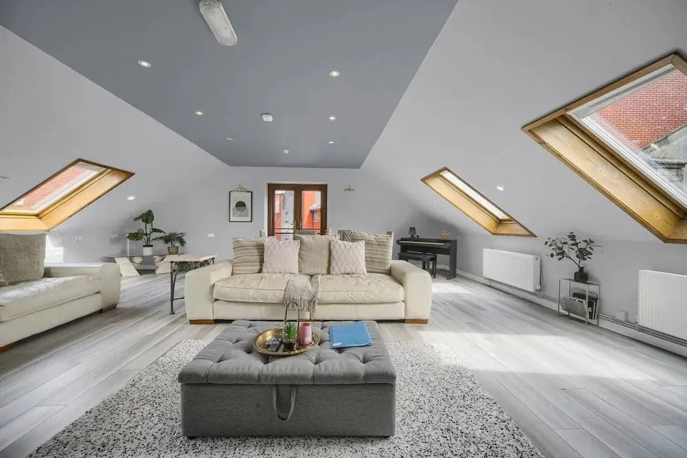 Luxury Penthouse Suite - Swansea Central - Beach