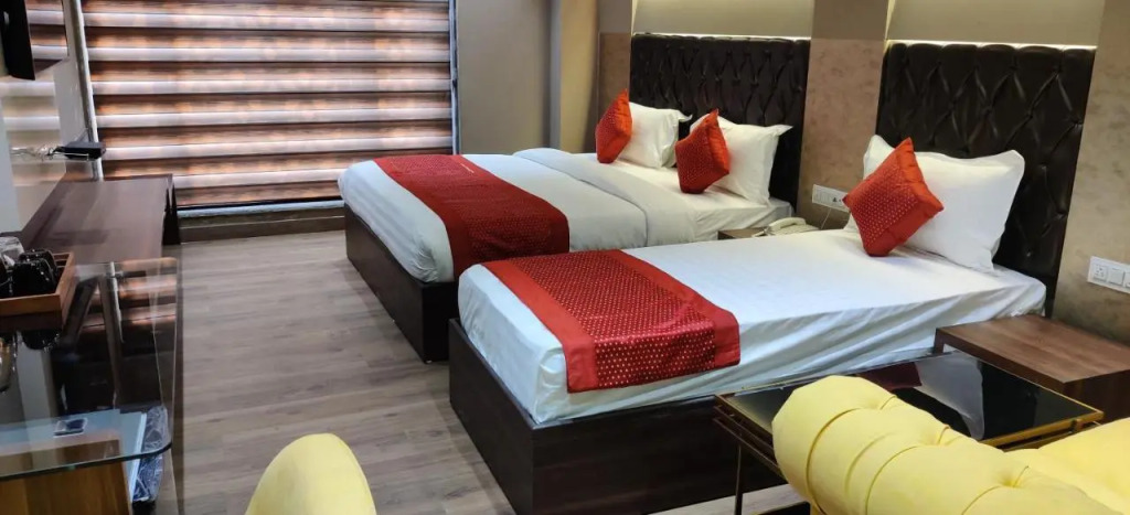 Hotel oak plaza New Delhi railways station