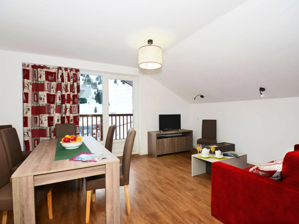 Chalet in Auris-en-oisans With Balcony Views