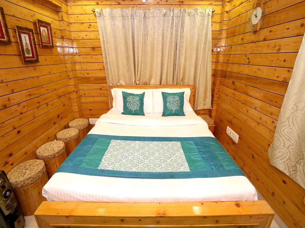 OYO 10299 Home Luxury Cottage Vikas Nagar