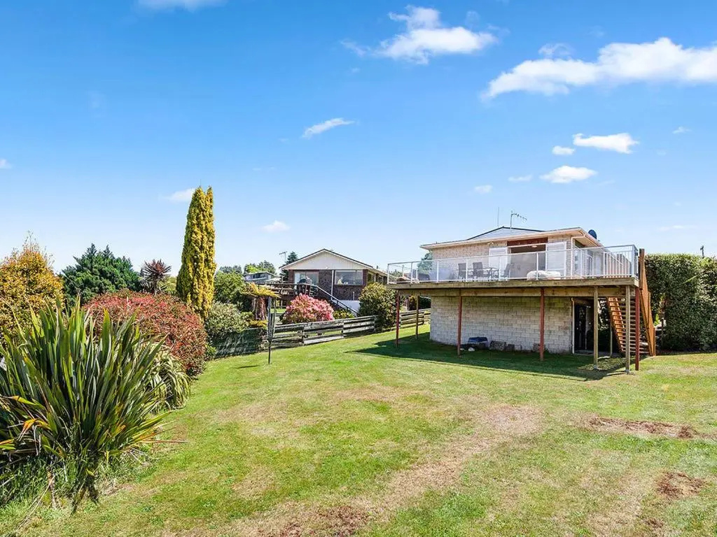 Central Riverside Retreat - Taupo Holiday Home